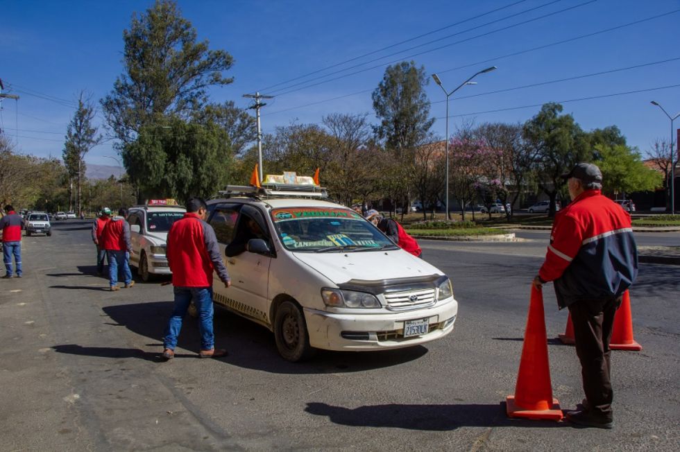Controlan las tarjetas de operación al transporte público de Tarija