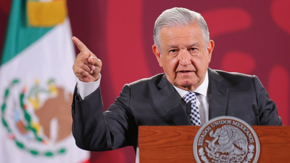 AMLO reconoce retos para esclarecer el caso Ayotzinapa