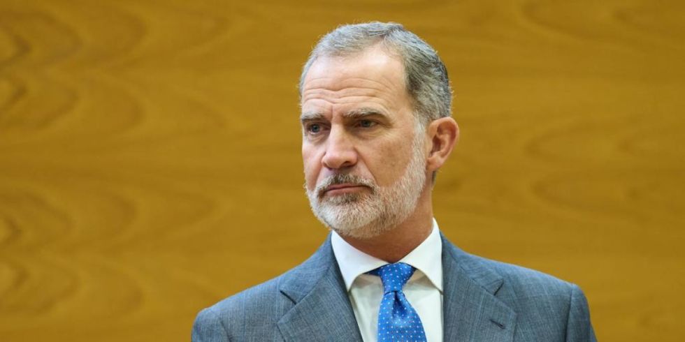 Rey de España llama a consultas a partidos políticos