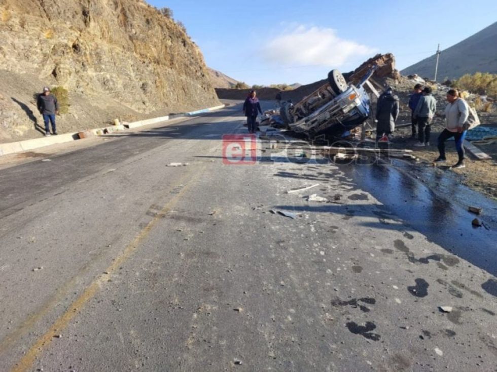 Una persona fallece en colisión seguido de vuelco en la ruta Tarija - Potosí