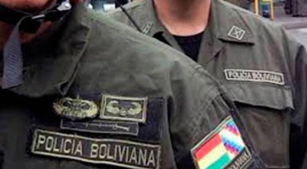Aprehenden a un policía por abusar de una joven en una comisaría de Santa Cruz  