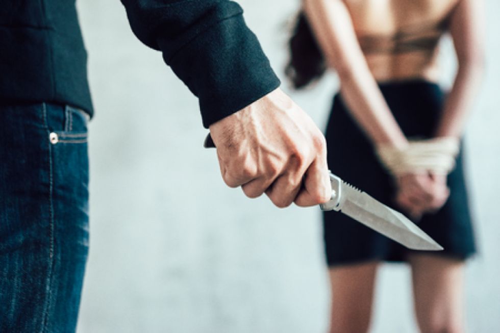 Tarija: Taxista violó a una mujer tras amenazarla con un cuchillo