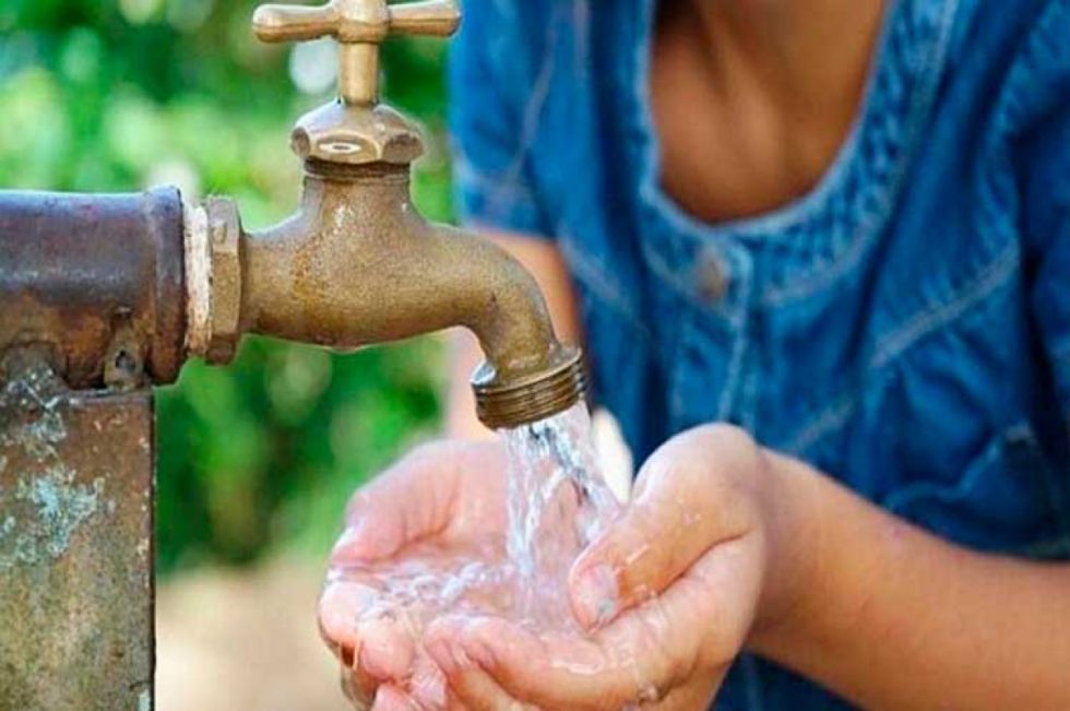 Miles marchan por agua potable en Lima, Perú