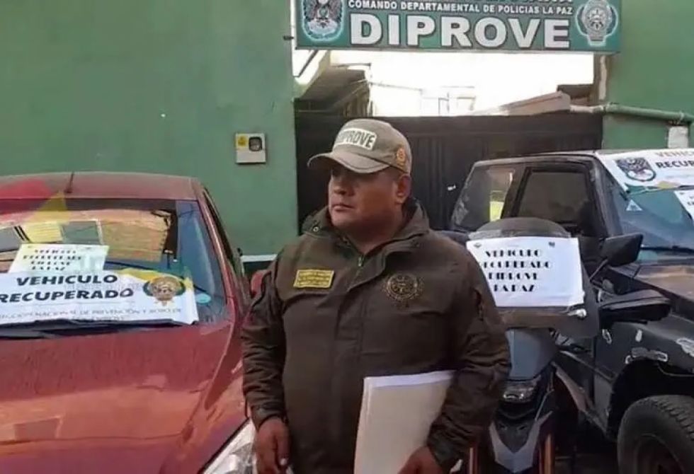 Policía recupera en Tarija vehículo robado en La Paz 