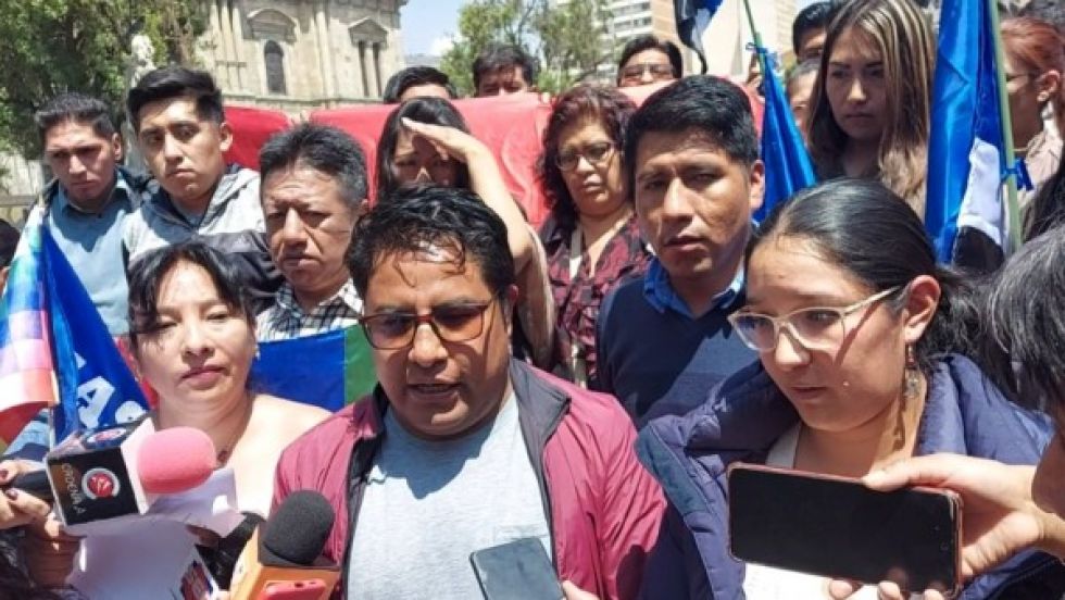 Cabildo: funcionarios dicen que pedirán vacación