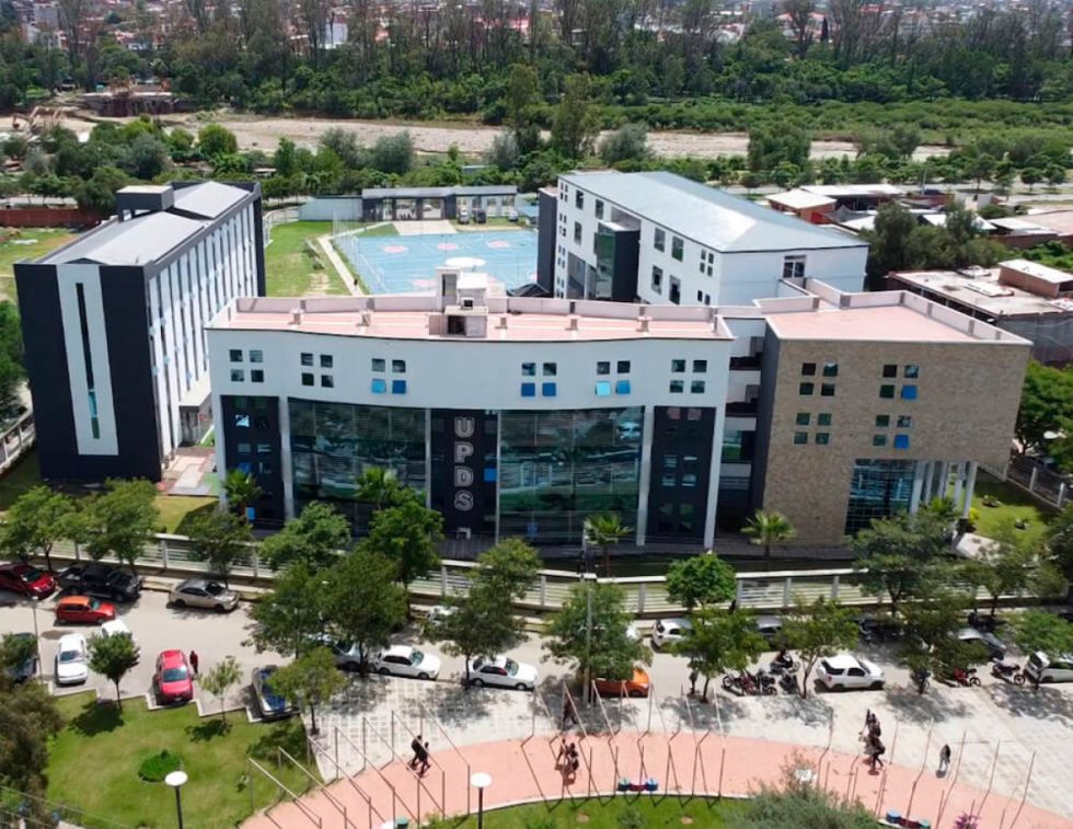 Equipo de seguridad frustra el robo de un vehículo en la UPDS Tarija