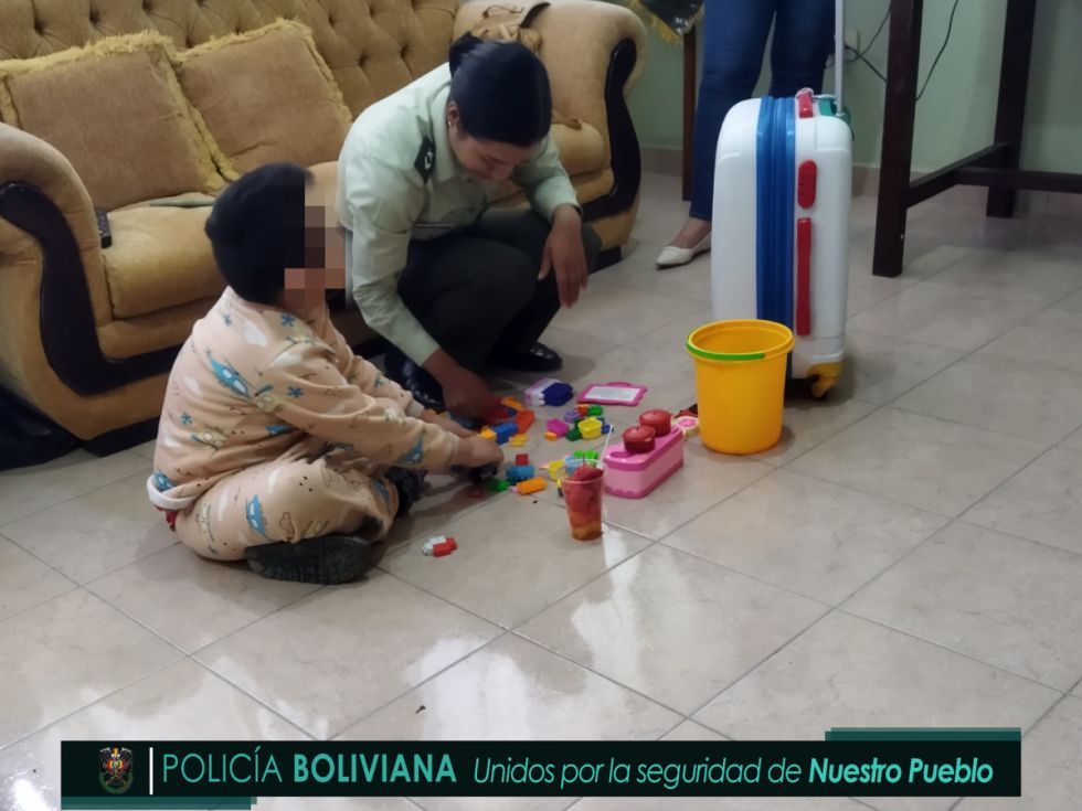 Niño de 5 años escapó de su casa para buscar a su madre 
