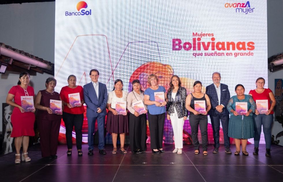 BancoSol plasma en un libro historias de mujeres soñadoras