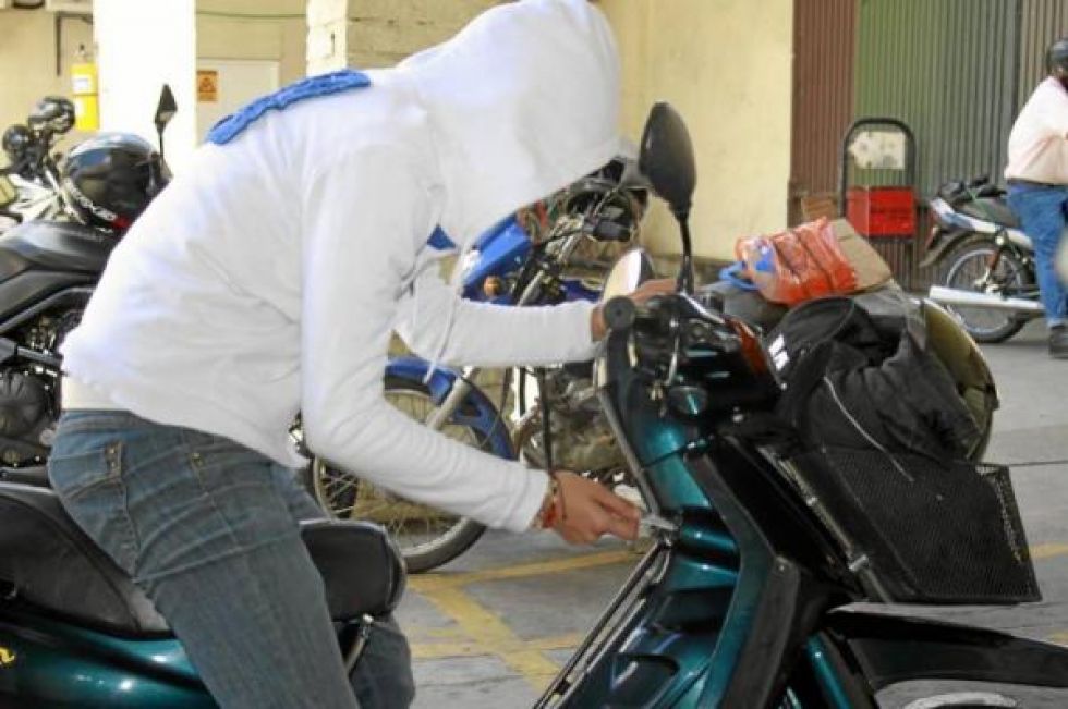 Diprove recupera en Villa Charcas una moto robada en Tarija 