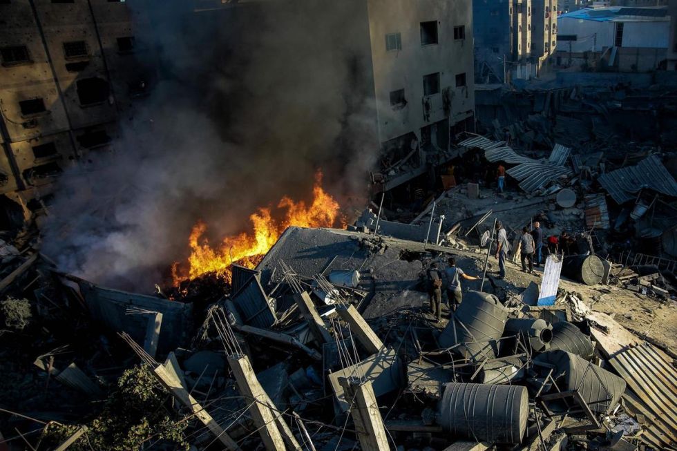 Israel completa la operación para cercar Gaza