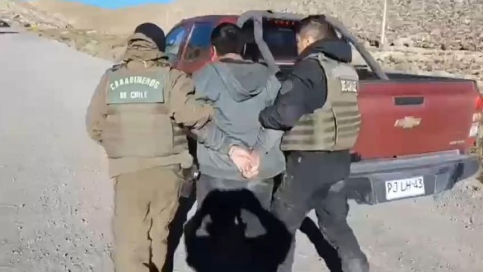 Detienen a Tiktoker boliviano que lideraba una banda de chuteros