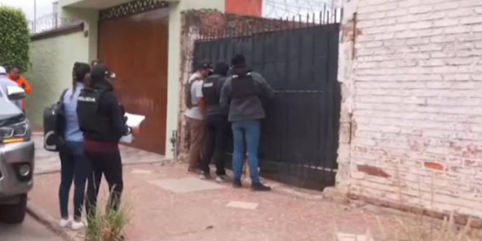 Santa Cruz: Allanan vivienda en busca de involucrados de envío de droga a Irán