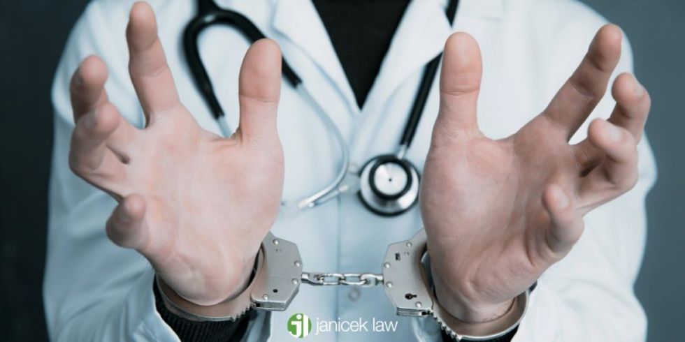 Fiscalía pide detención para médico acusado abuso sexual