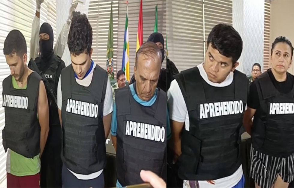 Niegan volteo y detienen a 5 personas por el doble asesinato en Santa Cruz