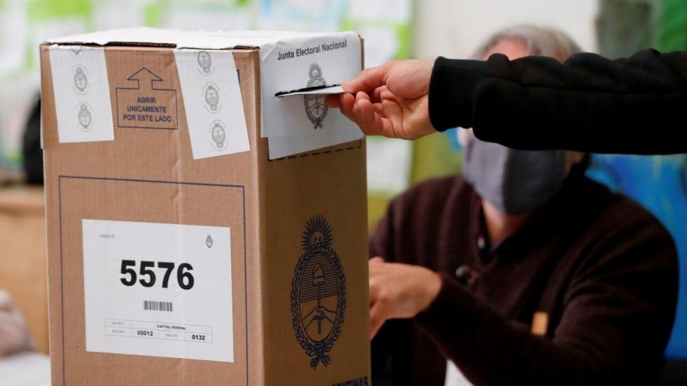 Con 62% de participación del electorado avanza balotaje en Argentina