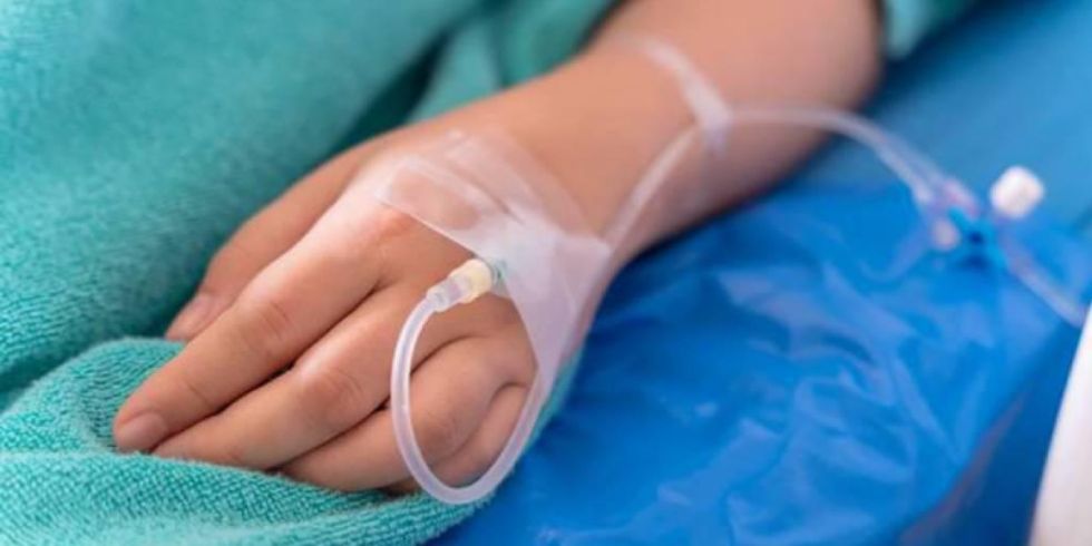 Una menor denunció a su padrastro por abuso sexual y su madre le prendió fuego 