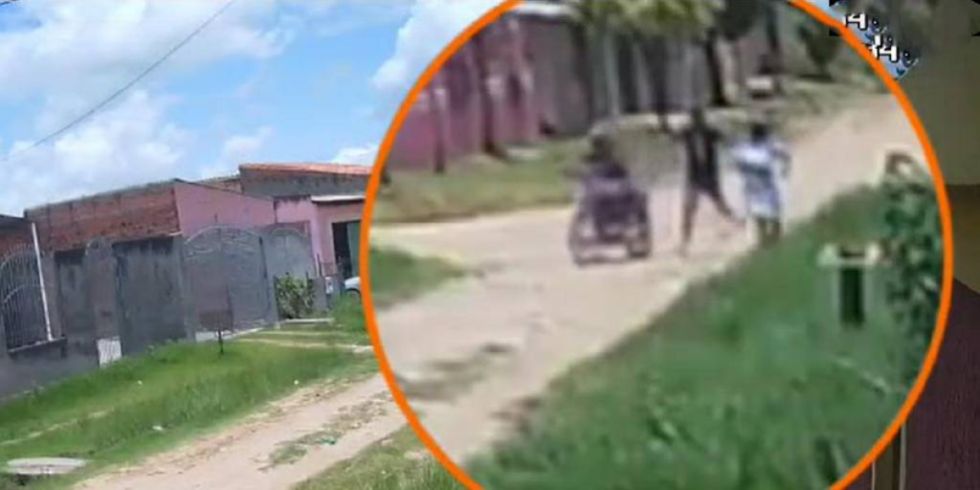 Video: Estudiante fue apuñalada al menos cinco veces por atracadores cuando salía de su colegio