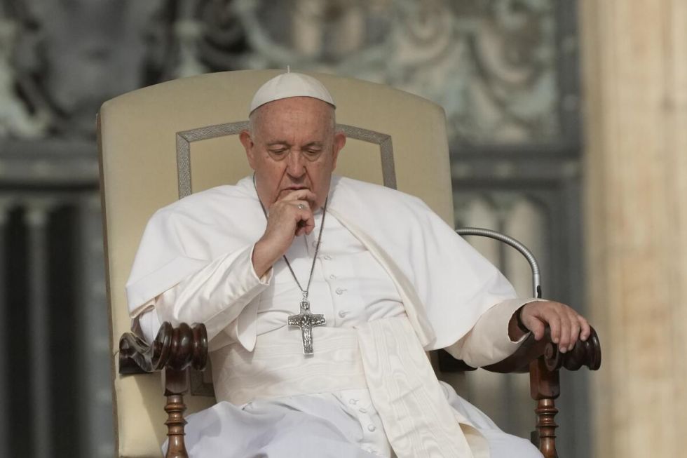El Papa presenta dificultades para respirar y se encuentra debilitado por una gripe