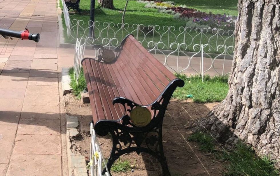 Una pareja de adolescentes se fue de La Paz a Sucre por una ‘aventura’ y terminó durmiendo en una banqueta