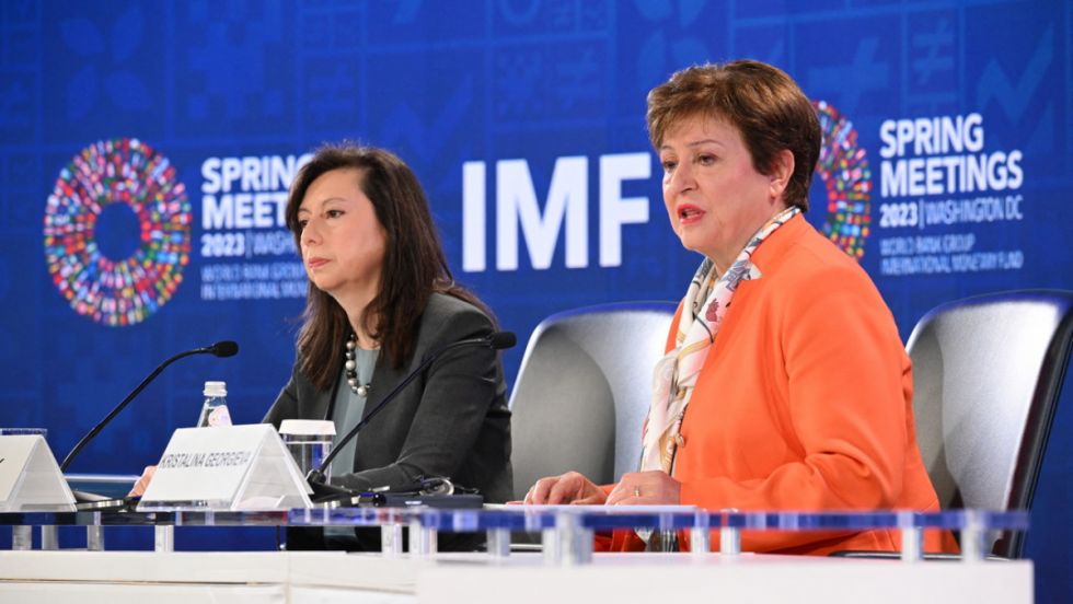 ¿Promesa en jaque? FMI le pide a Milei "un banco central fuerte" para frenar inflación en Argentina