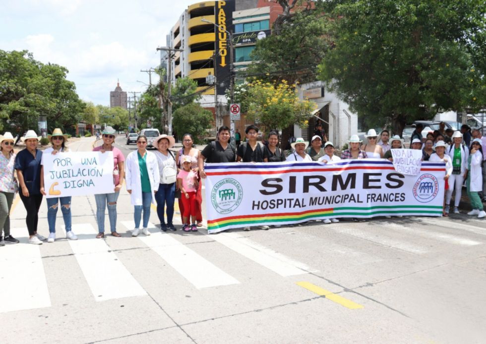  Profesionales advierten con protestas contra la “jubilación obligatoria”
