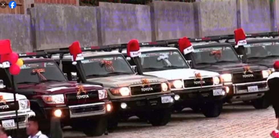 Un auto por cada socio: Cooperativa aurífera deslumbra con su regalo navideño en Mapiri