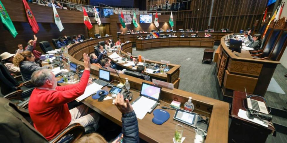 Oposición y ‘evistas’ llaman a Diputados a aprobar leyes para frenar ‘autoprórroga’ de magistrados