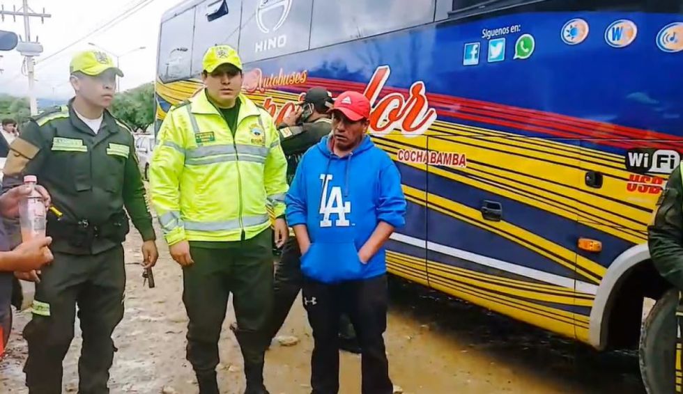Detienen a conductor del bus Emperador por manejar "ebrio" de Sucre a Tarija (Video)