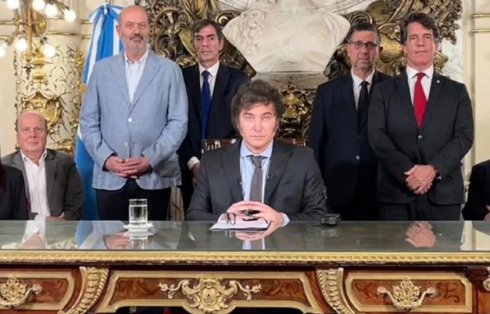 Javier Milei anuncia reformas a más de 300 leyes para desregular la economía