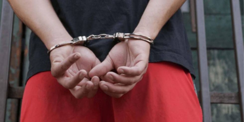 “Ya vengo y te robo”: Delincuente avisa que va a hurtar en una casa y es detenido
