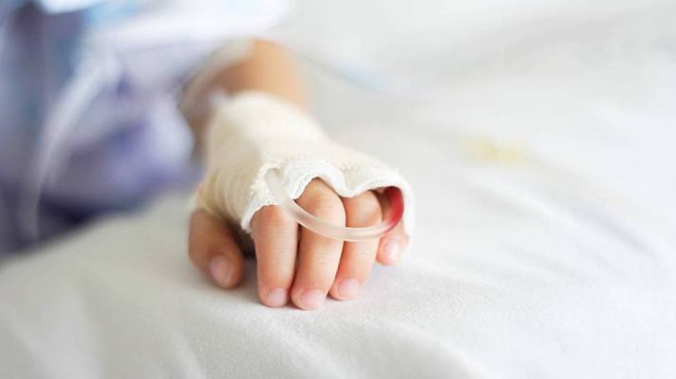 Niño de dos años muere tras ser tratado por un curandero