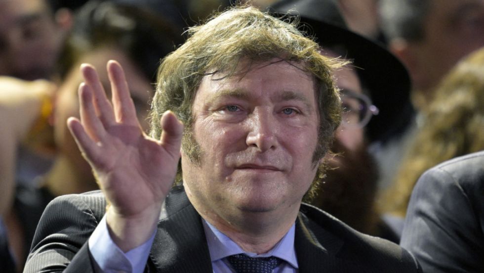 Javier Milei despide a 7.000 trabajadores estatales