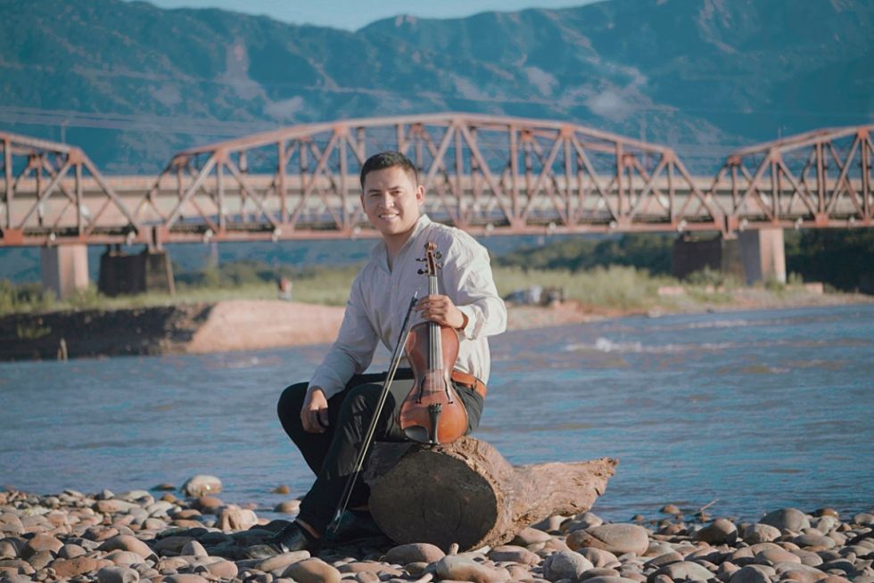 Luis Flores, un violinista con talento en las venas