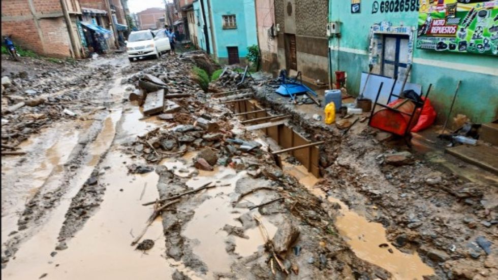 Pobladores de Las Mercedes en emergencia
