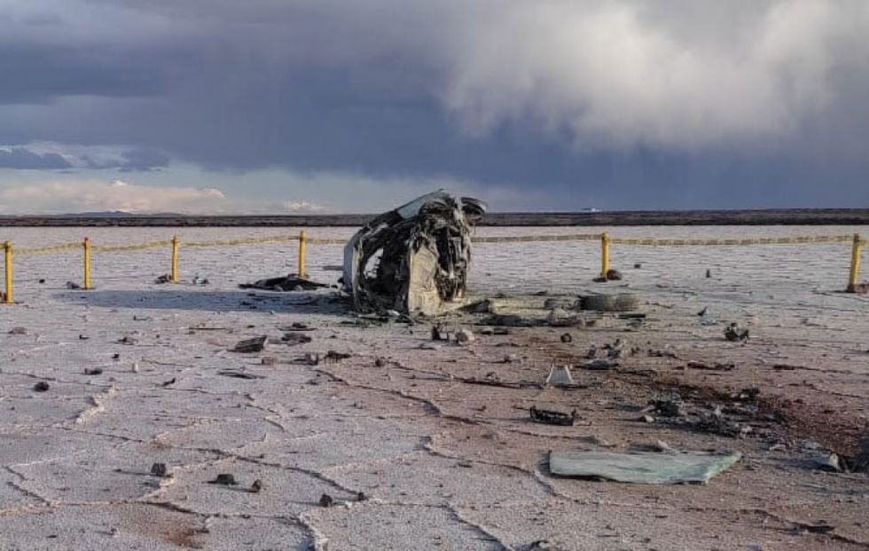 Cuatro muertos en el Salar de Uyuni tras choque e incendio de un vehículo