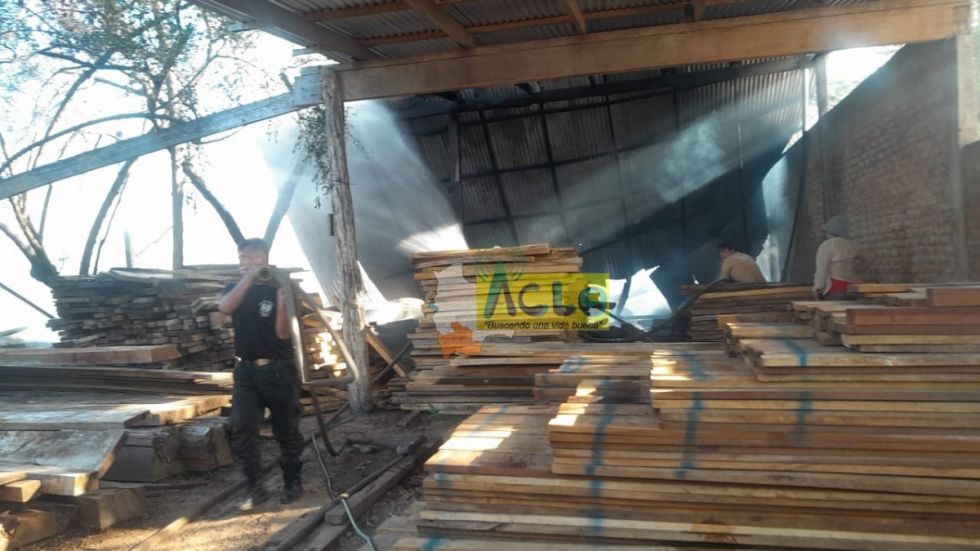 El fuego consumió una barraca en Villa Montes 