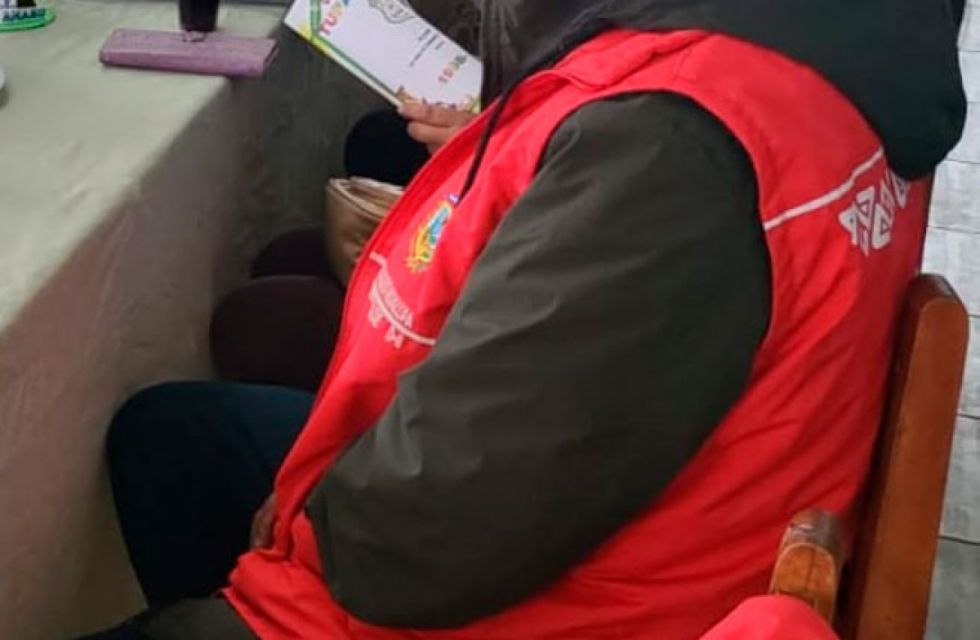 Hallan a un subalcalde presuntamente ebrio en un vehículo oficial y le dan detención domiciliaria