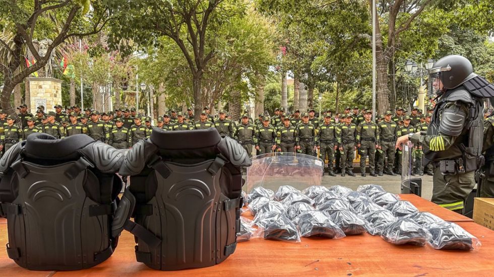 Refuerzan Comando de Bermejo con vehículos, equipos y policías