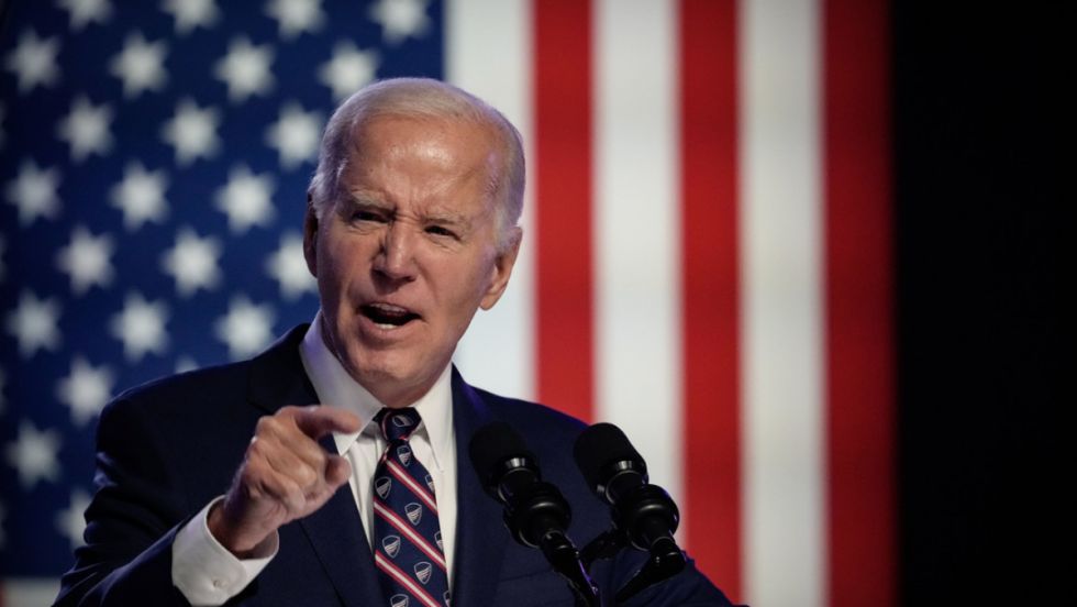 Biden: considera a hutíes yemeníes de "terroristas"