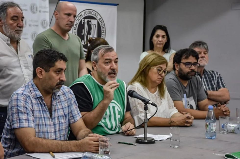Trabajadores argentinos organizan jornada de lucha
