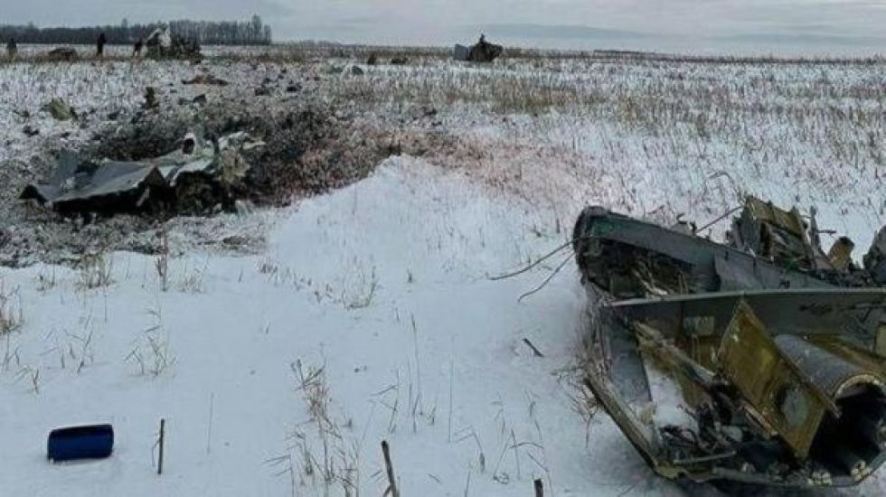 Acusan a Ucrania de derribar un avión de prisioneros