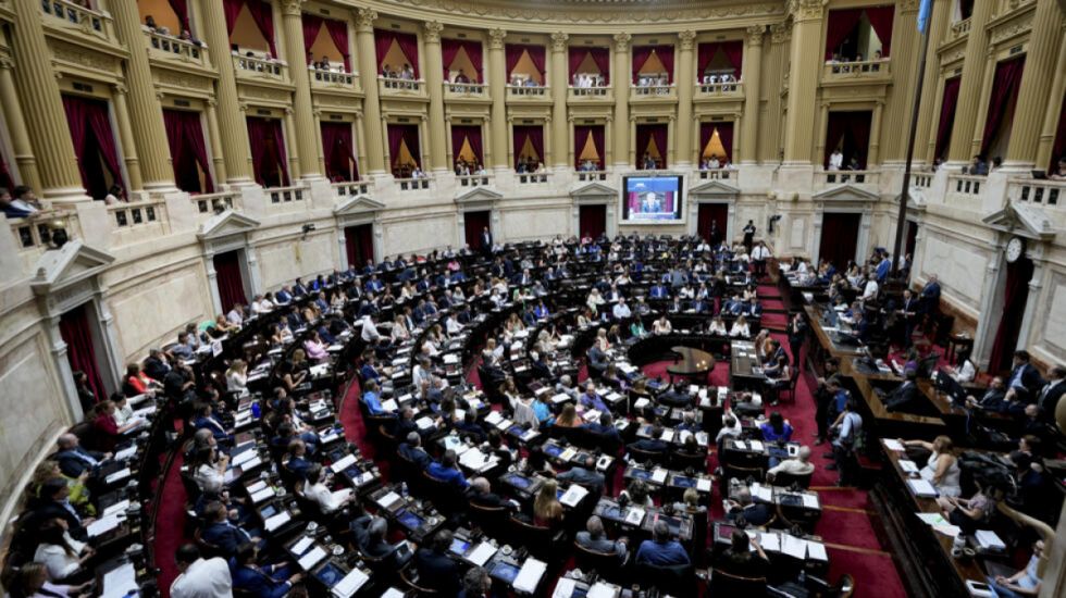 Argentina: Diputados aprueban en lo general la 'ley ómnibus'