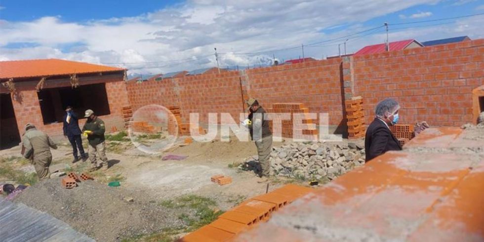 El Alto: Hallan a tres niños y a su padre muertos en el patio de su casa