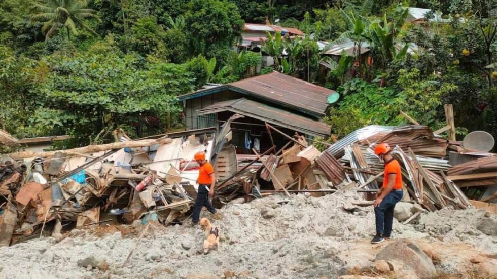 Suman 35 los muertos por deslizamiento en Filipinas