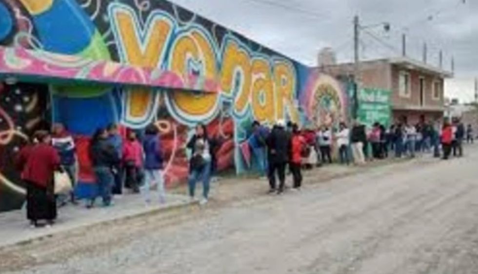 Horror en plena carpa de Salta: un hombre murió sentado en medio del baile