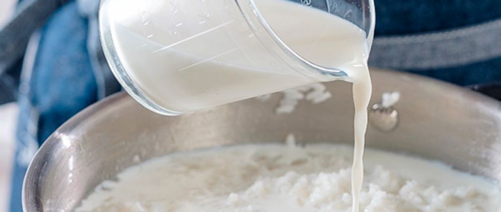 Mujer confunde químico con leche al preparar buñuelos provocando la muerte de su hijo y la intoxicación de su familia