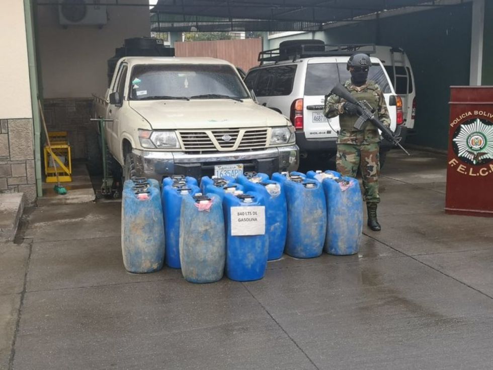 El contrabando y acopio ahondan la crisis de carburantes en Bolivia