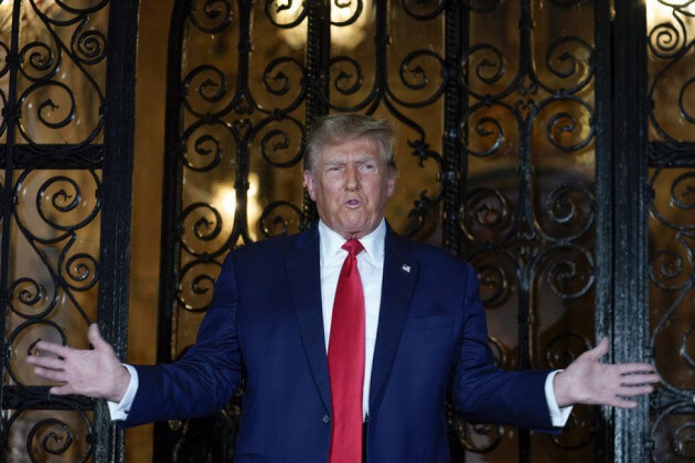 Corte de EEUU falla contra abogados aliados de Trump