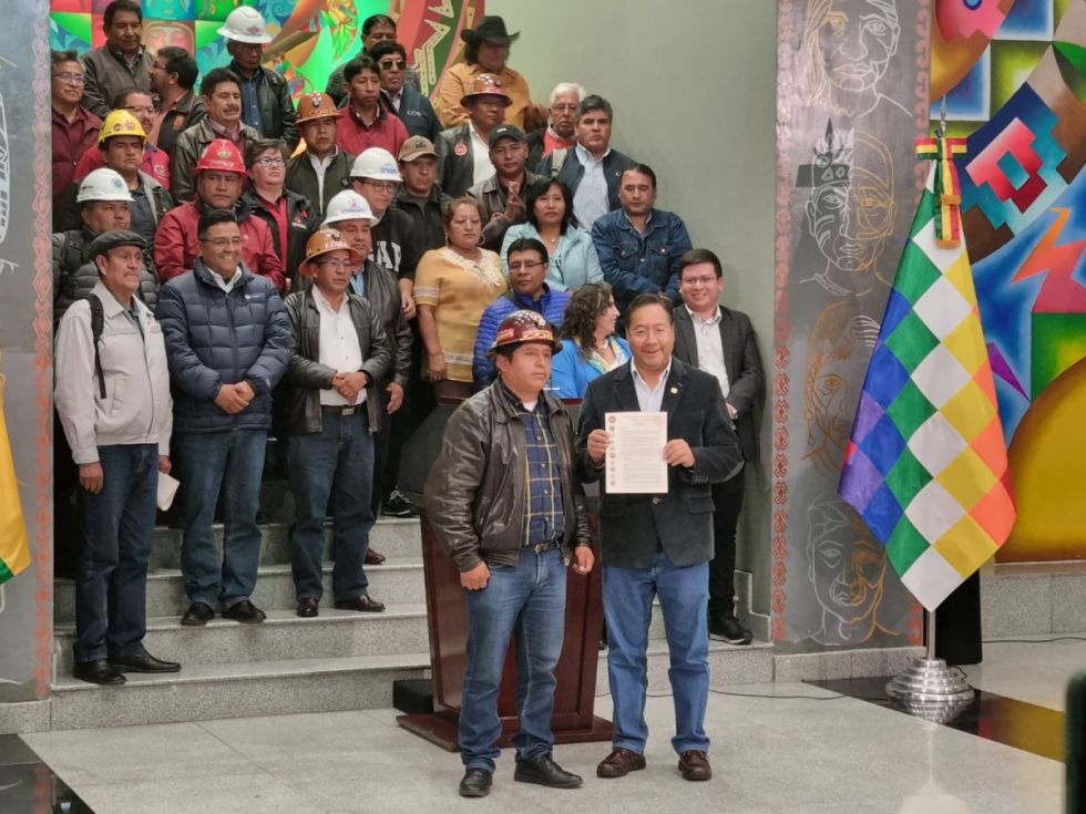 La COB pide un incremento salarial de un 8% al mínimo nacional y 7% al básico