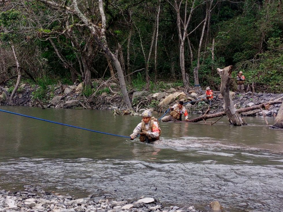 Hallan sin vida a una niña y un adolescente en un río en Cochabamba